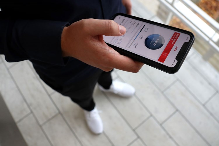 Implementeringen kommer gradvis. Den 1. december er det de ansatte ilandscentrene i hhv. Høje-Taastrup og Vejle, der skal skifte over til det nye system. || WEB Acubiz 6