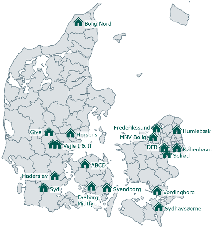Danmarkskort med små huse på, der symboliserer servicecentre. || Kort Over Servicecentre Nov21